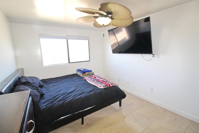 bedroom with ceiling fan