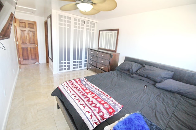 bedroom featuring ceiling fan