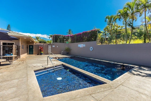 2747 S Kihei Rd Unit H208, Kihei, HI 96753 - view of swimming pool with a patio and an in-ground hot tub