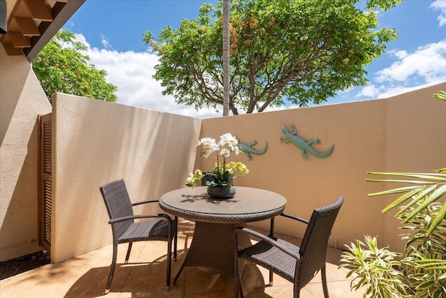 2777 S Kihei Rd Unit L-109, Kihei, HI 96753 - view of patio / terrace featuring outdoor dining area