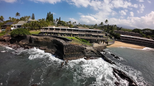 view of property's community featuring a water view