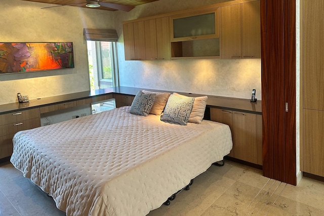 bedroom featuring ceiling fan