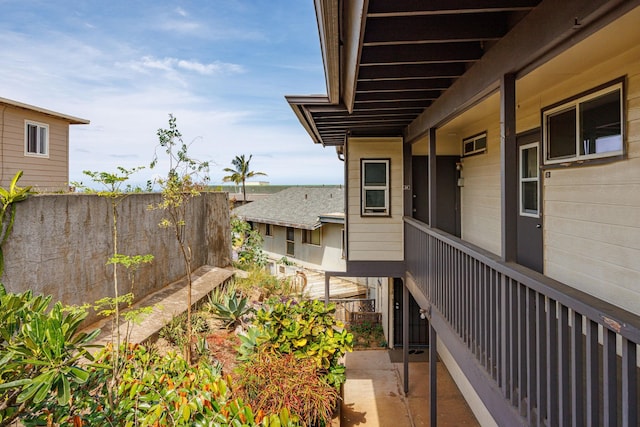 471 Liholiho St Unit 23, Wailuku, HI 96793 - view of yard with a balcony