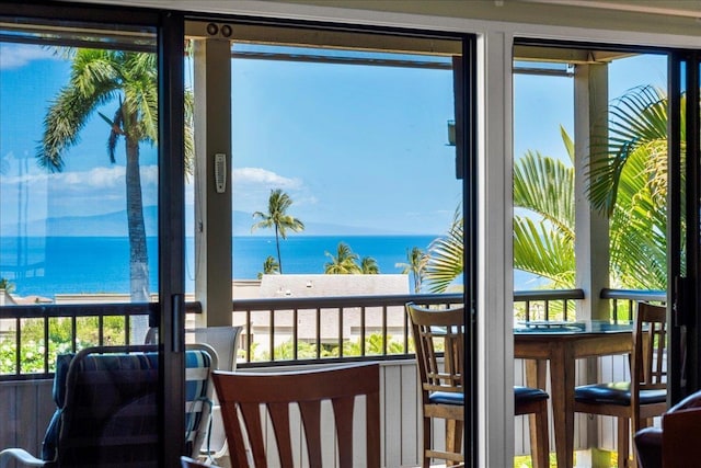10 Wailea Ekolu Pl Unit 1008, Kihei, HI 96753 - sunroom featuring a water view
