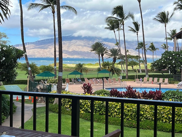 water view featuring a mountain view