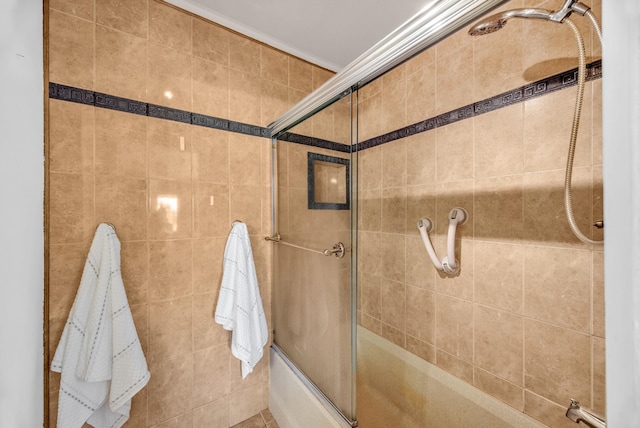 bathroom with tiled shower / bath