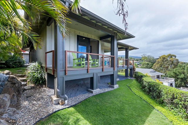 806 Kukia Pl, Kula, HI 96790 - view of side of home with a lawn