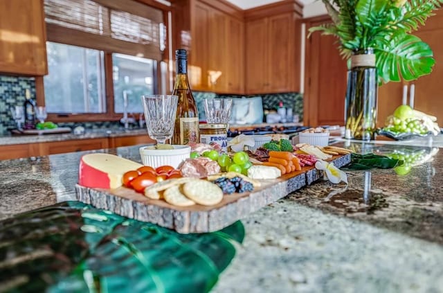 kitchen with backsplash