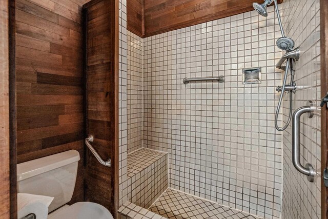 29 Hale Malia Pl, Lahaina, HI 96761 - bathroom featuring a shower stall and toilet