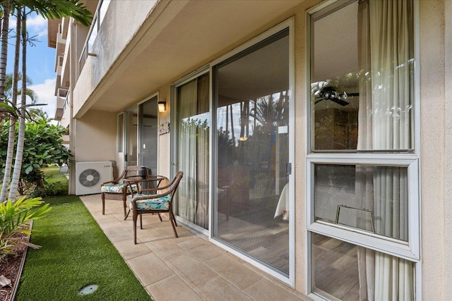 balcony featuring washer / dryer