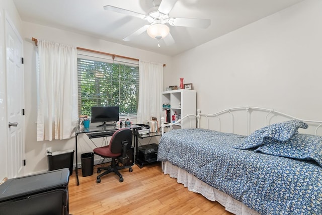 40 Halili Ln Unit 4D, Kihei, HI 96753 - bedroom with wood finished floors, an office area, and ceiling fan