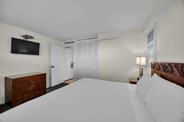 bedroom featuring a closet