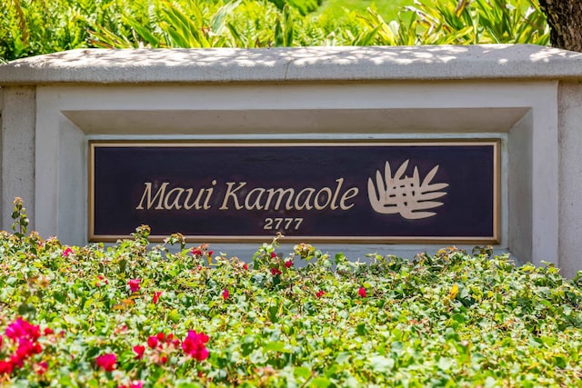 view of community / neighborhood sign