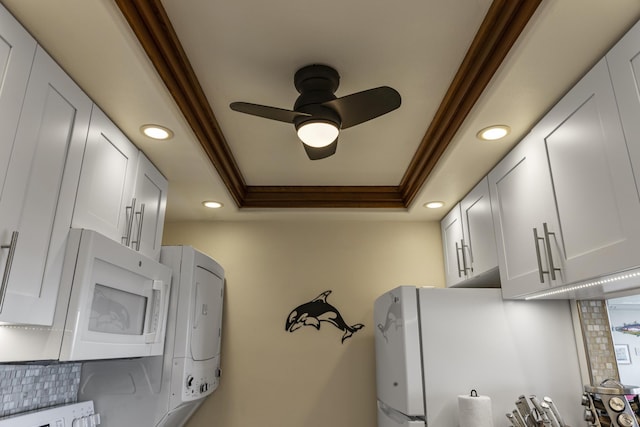 2385 S Kihei Rd Unit 306, Kihei, HI 96753 - washroom featuring recessed lighting, ceiling fan, and crown molding