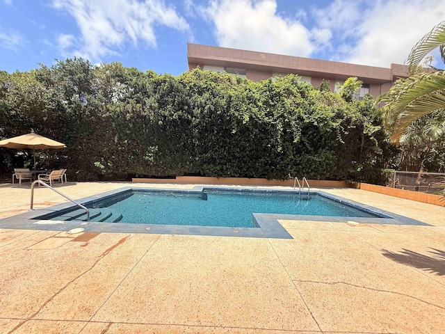 3660 Lower Honoapiilani Rd Unit 111, Lahaina, HI 96761 - view of swimming pool with a patio area and fence