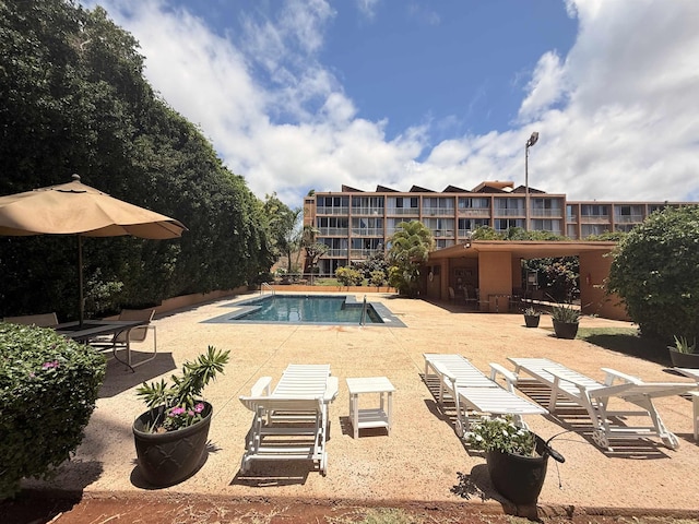 3660 Lower Honoapiilani Rd Unit 111, Lahaina, HI 96761 - community pool featuring a patio area