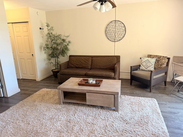 3660 Lower Honoapiilani Rd Unit 111, Lahaina, HI 96761 - living area with wood finished floors, a ceiling fan, and baseboards