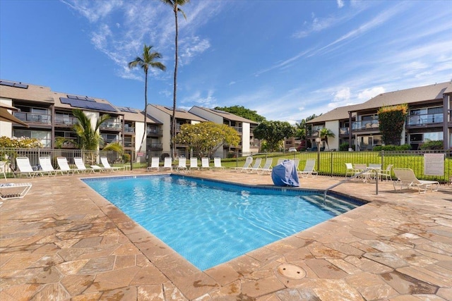 2737 S Kihei Rd Unit 160, Kihei, HI 96753 - community pool with a patio area and a residential view