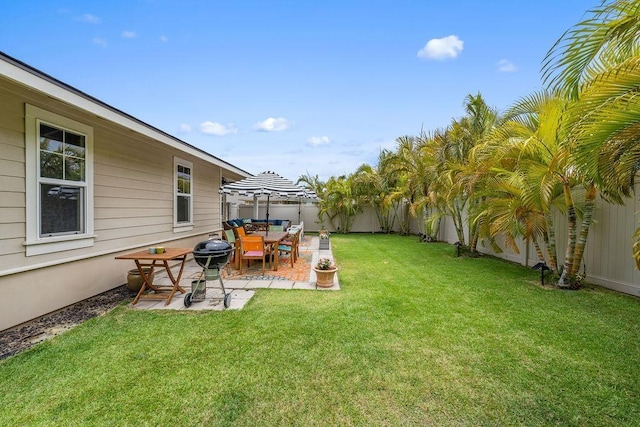 view of yard with a patio