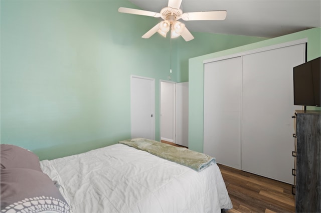15 Kulanihakoi St Unit 9F, Kihei, HI 96753 - bedroom with wood finished floors, vaulted ceiling, a closet, and ceiling fan