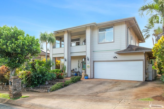 140 Kahana Ridge Dr, Lahaina, HI 96761 - townhome / multi-family property featuring a garage and concrete driveway