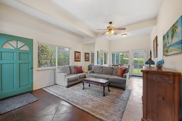 140 Kahana Ridge Dr, Lahaina, HI 96761 - living area with a ceiling fan