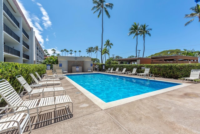 2653 S Kihei Rd Unit 306, Kihei, HI 96753 - community pool featuring a patio