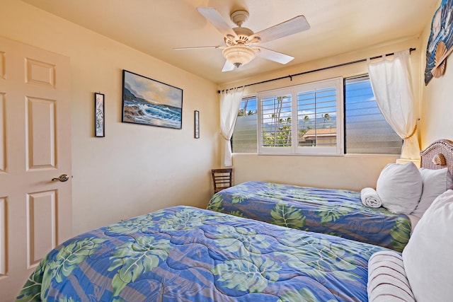 bedroom with ceiling fan