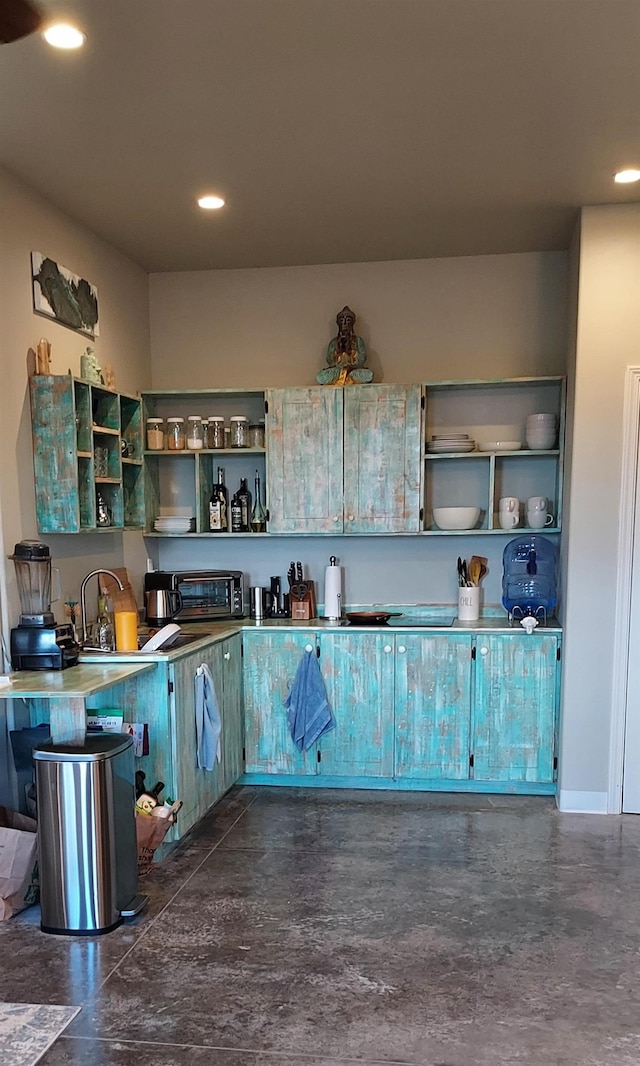 516 Polulani Dr, Wailuku, HI 96793 - kitchen with open shelves and recessed lighting