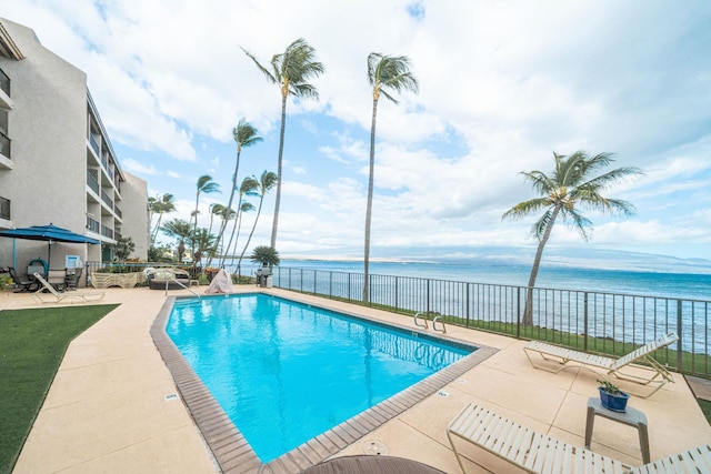 100 Hauoli St Unit 303, Wailuku, HI 96793 - community pool featuring a patio and a water view