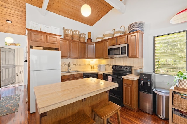 kitchen with hanging light fixtures, wood ceiling, black appliances, and sink