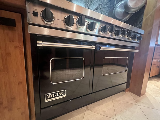 5163 Lower Honoapiilani Rd, Lahaina, HI 96761 - kitchen view of double oven range
