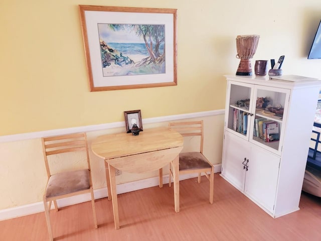 255 Kepuhi Pl Unit 13B04, Maunaloa, HI 96770 - living area featuring baseboards and wood finished floors