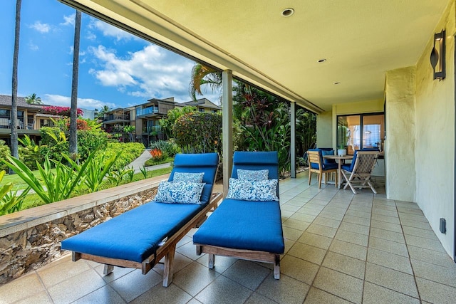 3600 Wailea Alanui Dr Unit 1101, Kihei, HI 96753 - sunroom with a residential view