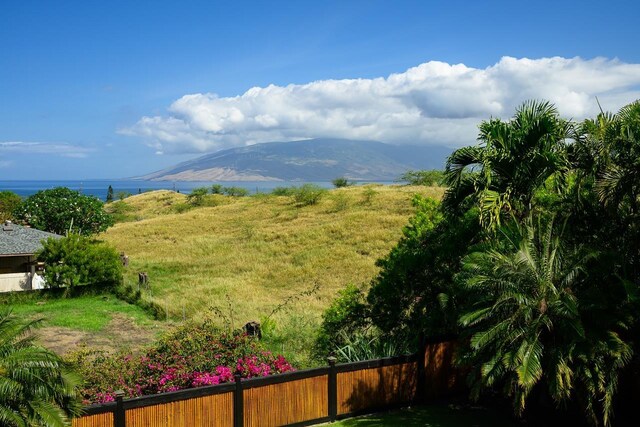 3091 Mapu Pl, Kihei, HI 96753 - view of yard featuring a mountain view