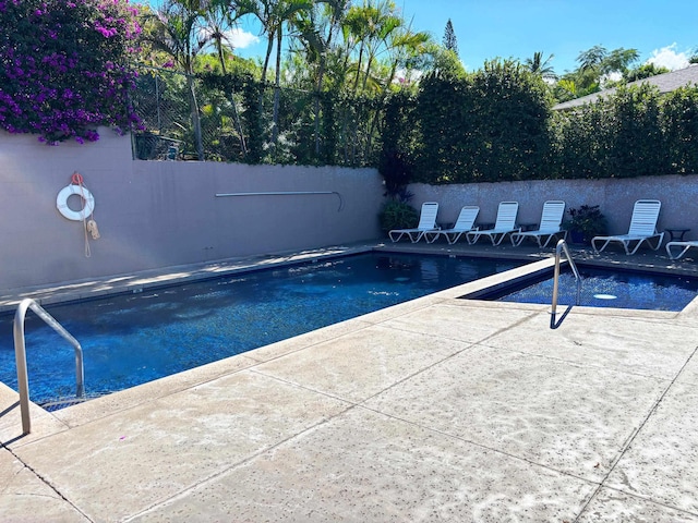 view of swimming pool