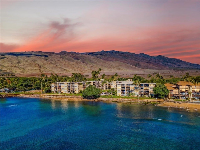 water view with a mountain view