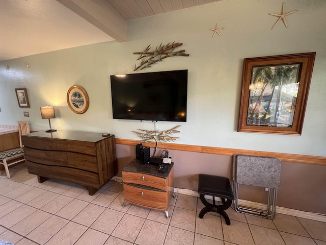 715 S Kihei Rd Unit D144, Kihei, HI 96753 - living room featuring light tile patterned floors and baseboards