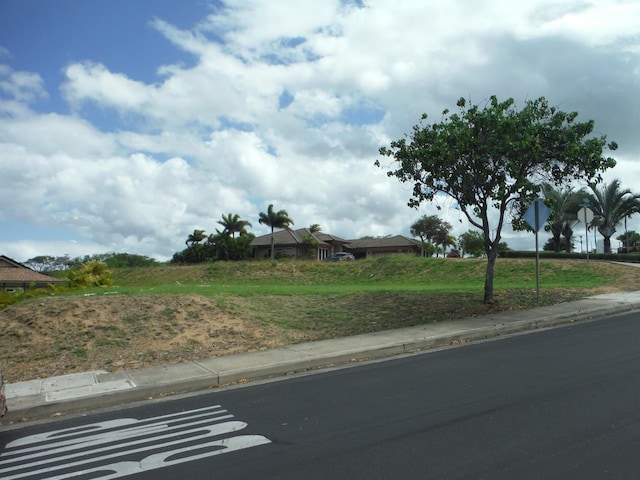 Listing photo 3 for 15 E Kapueone Pl, Wailuku HI 96793