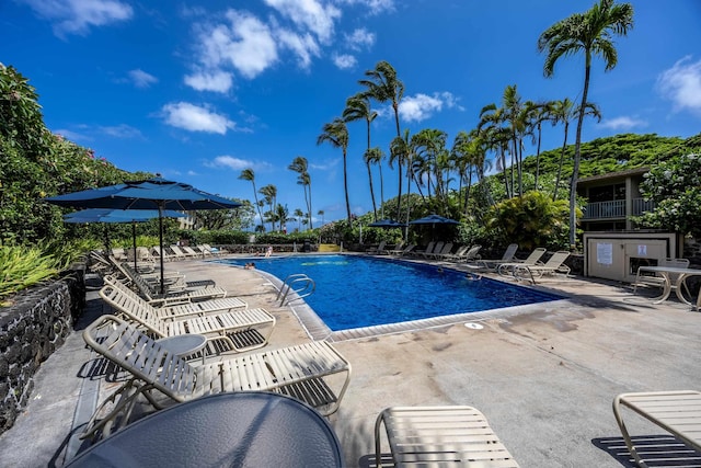 5315 Lower Honoapiilani Rd Unit D224, Lahaina, HI 96761 - community pool featuring a patio area