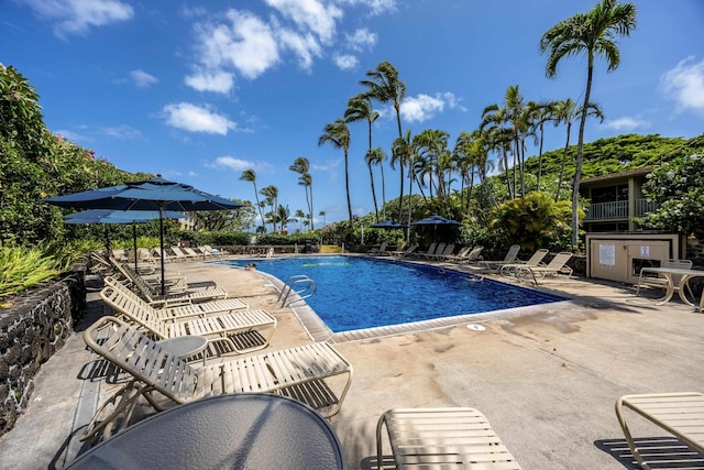 5315 Lower Honoapiilani Rd Unit D224, Lahaina, HI 96761 - community pool featuring a patio area