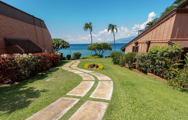 view of yard featuring a water view