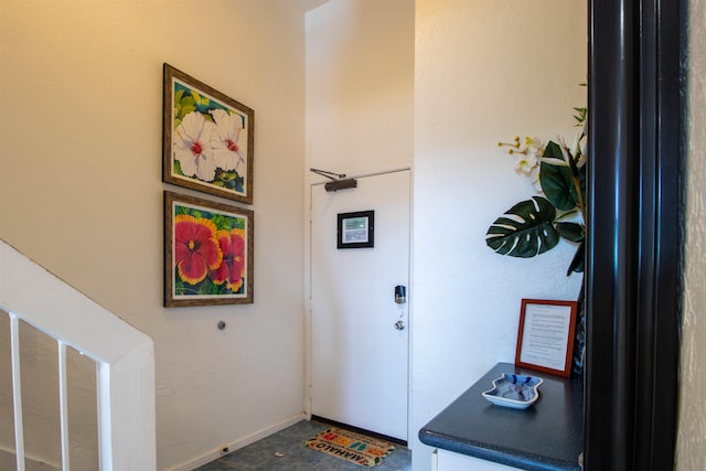 2230 S Kihei Rd Unit 9, Kihei, HI 96753 - entrance foyer with baseboards