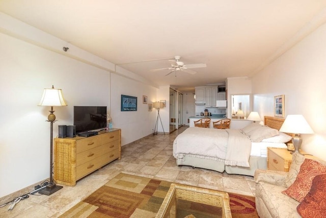 bedroom with ceiling fan