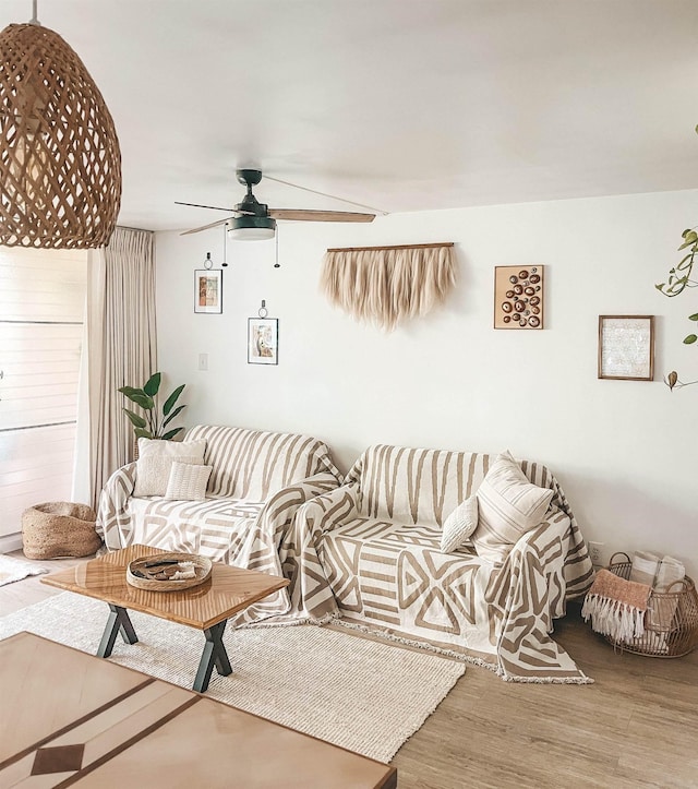 2495 S Kihei Rd Unit 175, Kihei, HI 96753 - living area featuring wood finished floors and a ceiling fan