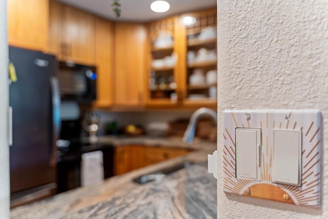 1299 Uluniu Rd Unit 103E, Kihei, HI 96753 - kitchen with carpet flooring