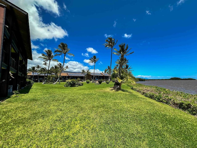 view of yard featuring a water view