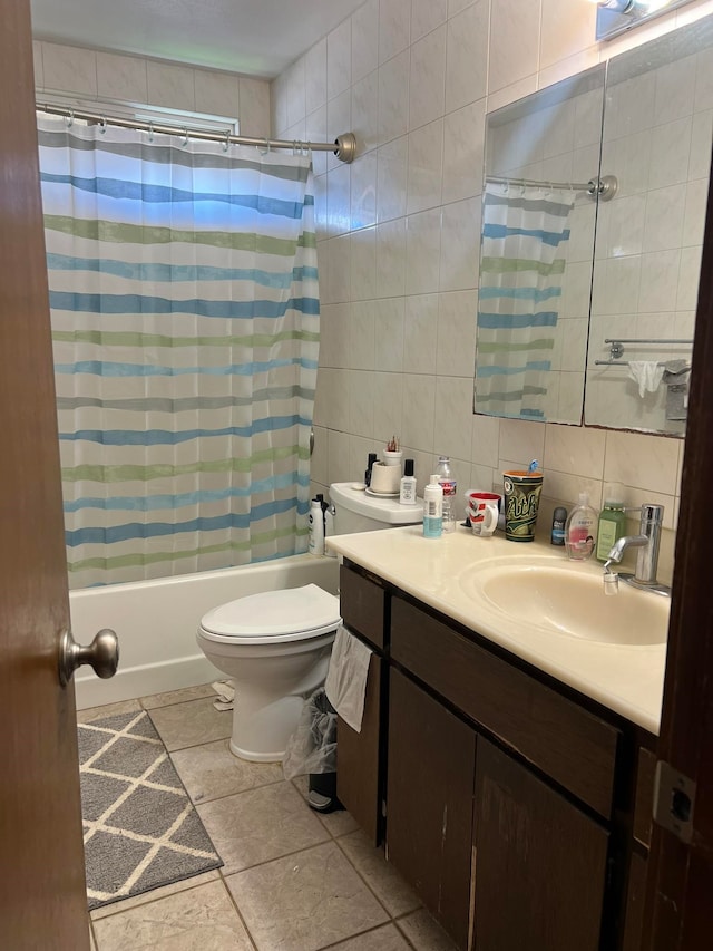 full bathroom featuring decorative backsplash, shower / bath combination with curtain, vanity, tile walls, and toilet