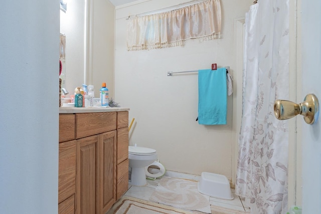 454 S Papa Ave, Kahului, HI 96732 - bathroom with toilet, curtained shower, and vanity