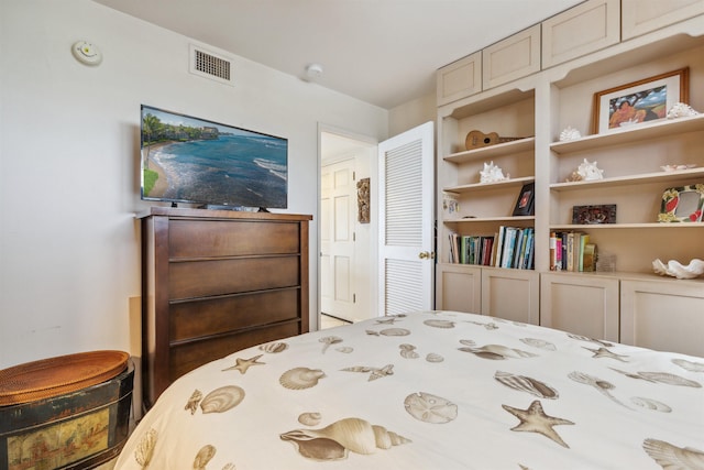 bedroom with a closet